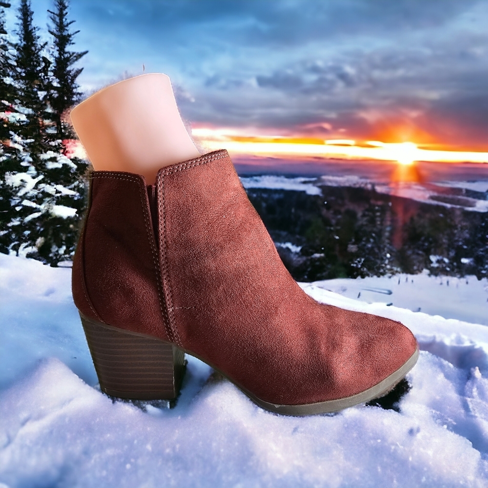 Dexflex Comfort Women's Ankle Boots Sz 6.5 Color: Rusky-red